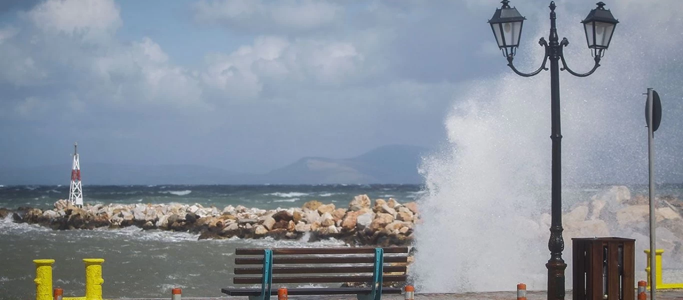 Καιρός: Υποχωρεί ο καύσωνας - Μέχρι και 7 μποφόρ στα πελάγη